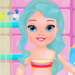 صورة Baby Elsa Bathing